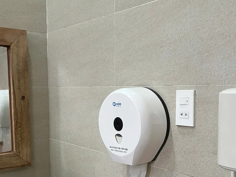 Giấy vệ sinh cuộn lớn, khăn lau tay cho tòa nhà, văn phòng tại Hà Nội